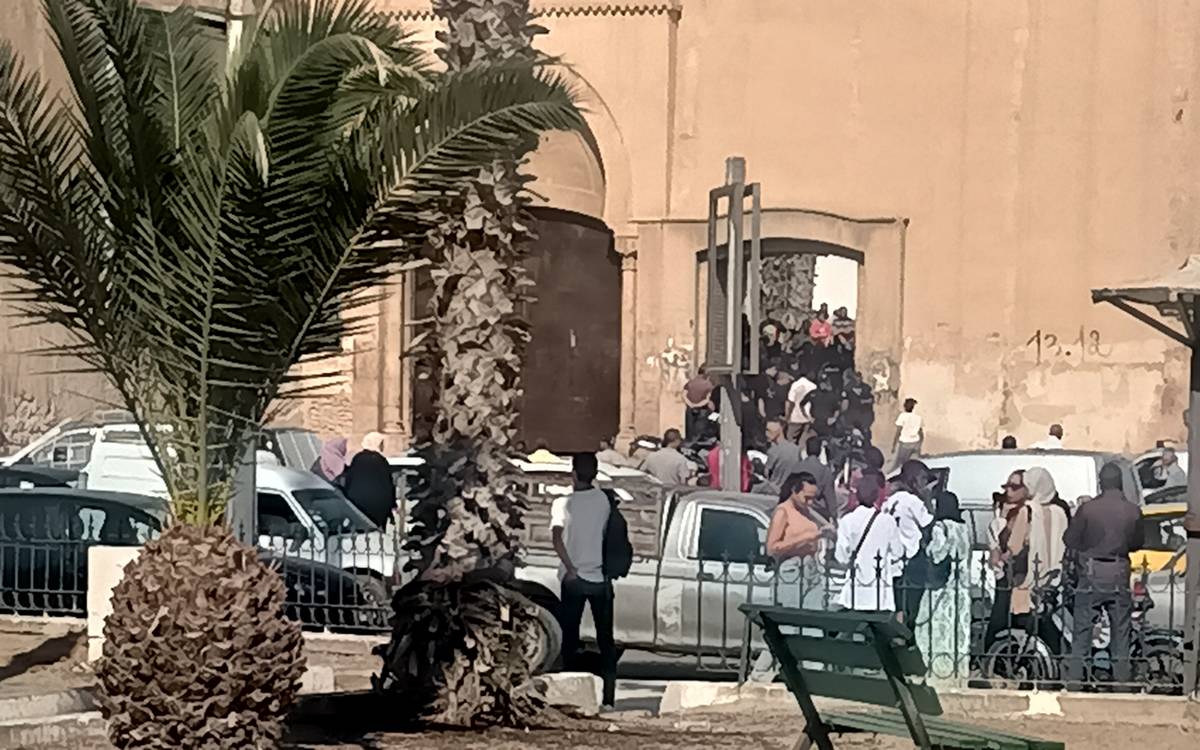 صفاقس : بعد  منع الانتصاب الفوضوي لباعة الفريب تحرّكات احتجاجيّة في  باب  القصبة