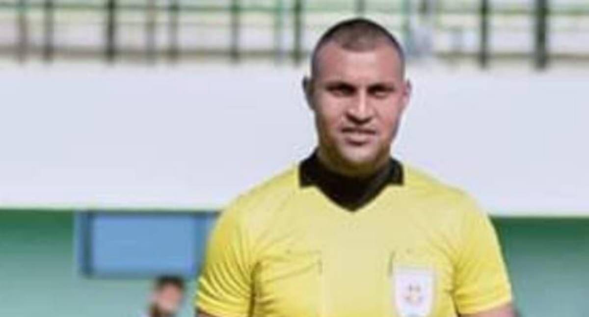 اشرف  الحركاتي يدير  لقاء  الاتحاد المنستيري والنادي الصفاقسي