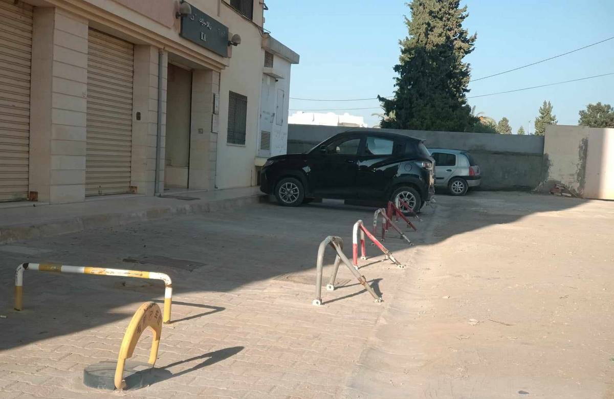 صفاقس :هل يسمح القانون لأصحاب العمارات غلق وحجز الطريق
