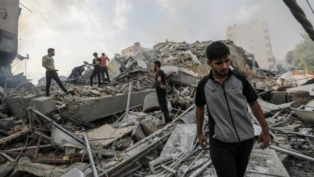 أكثر من 330 ألف فلسطيني تركوا منازلهم في غزة بسبب القصف الإسرائيلي