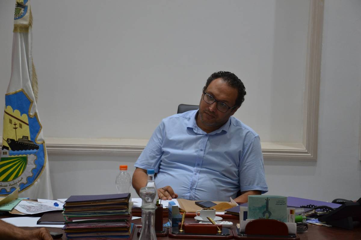 هل يقضي أحمد قيدارة المكلف بتسيير البلدية على ما تبقى من الفوضى بصفاقس