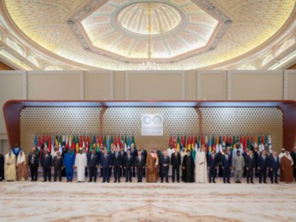القمة العربية الإسلامية تقرر كسر الحصار على غزة وإدخال قوافل المساعدات