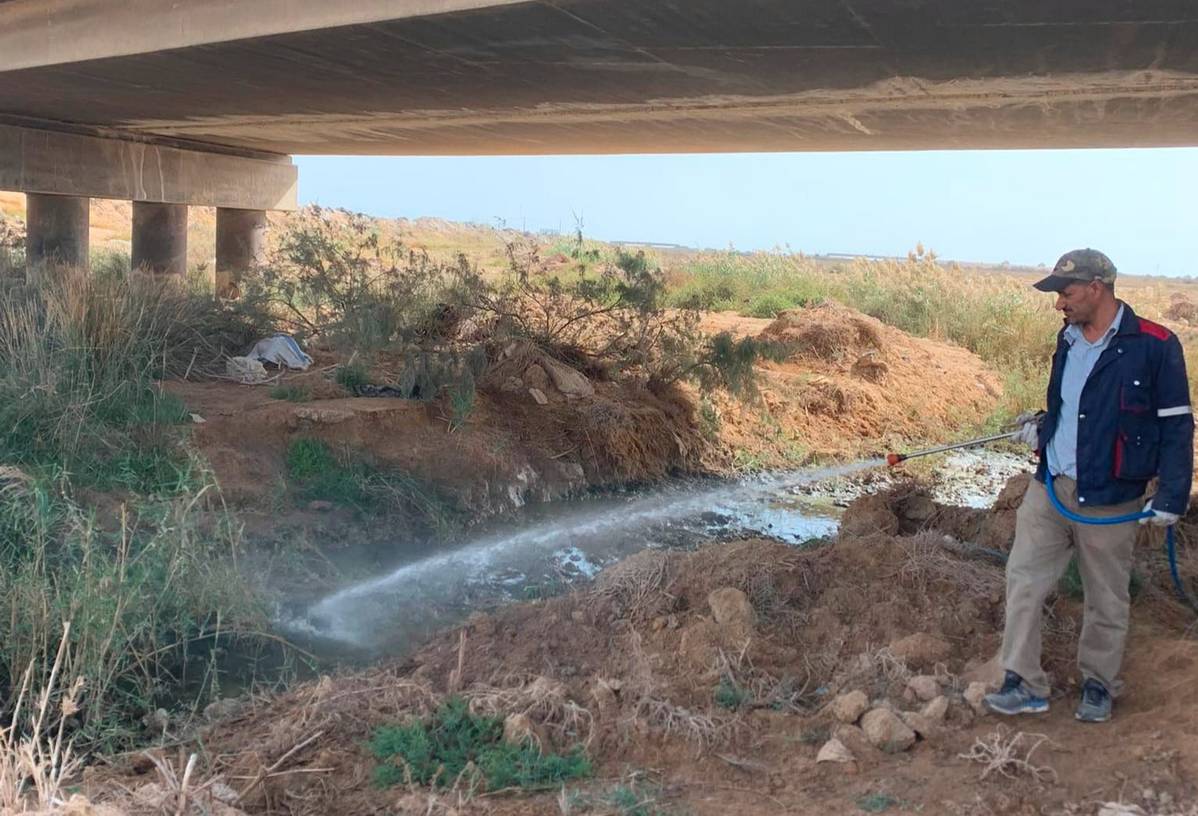 صفاقس: البلدية تقوم بحملة مداواة وتعقيم بالفضاءات والساحات  العامة