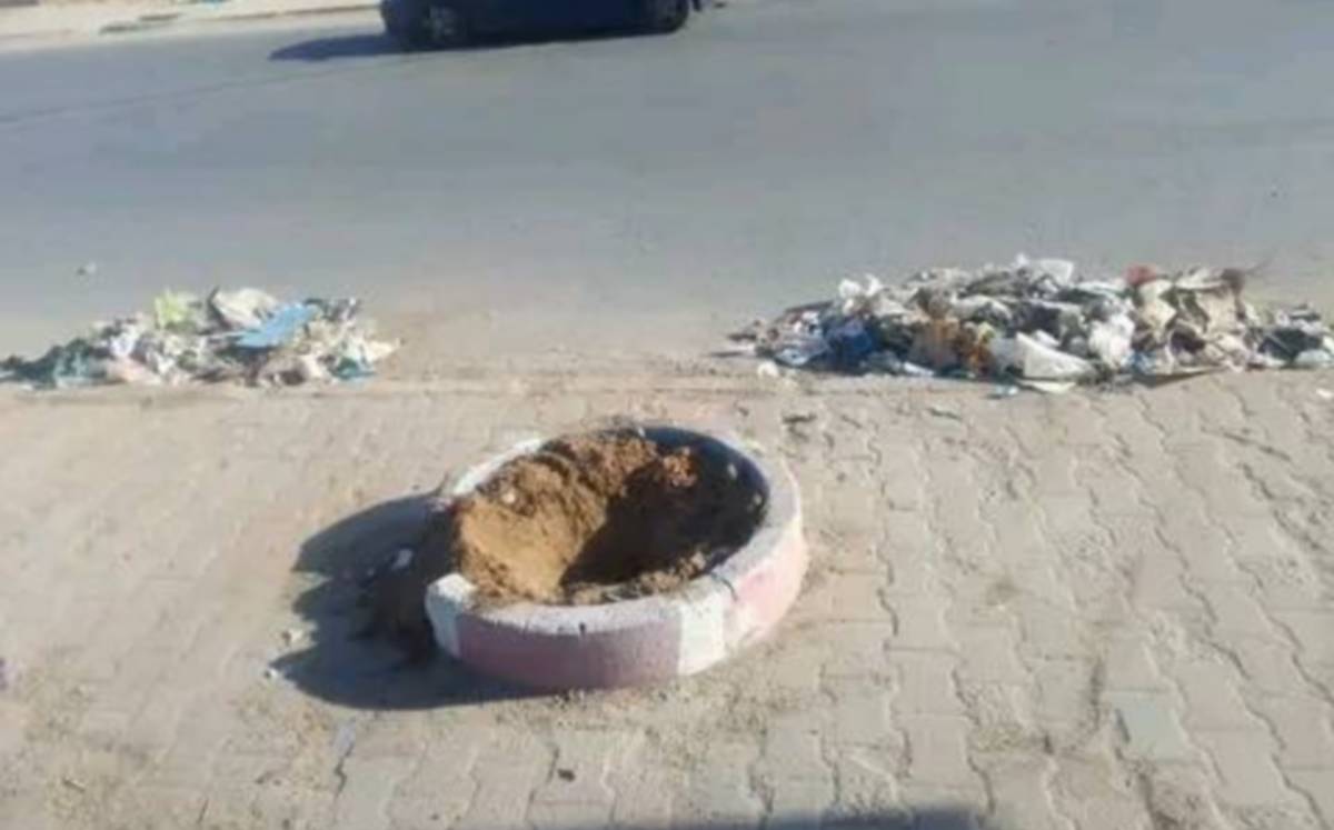 صفاقس: احواض مهملة في بداية طريق المهدية، بمحاذاة السكة