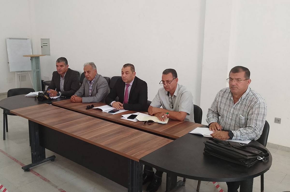 صفاقس : جلسة عمل  للنظر في حوكمة وصيانة واستغلال المنشآت الرياضية بمعتمدية صفاقس الغربية