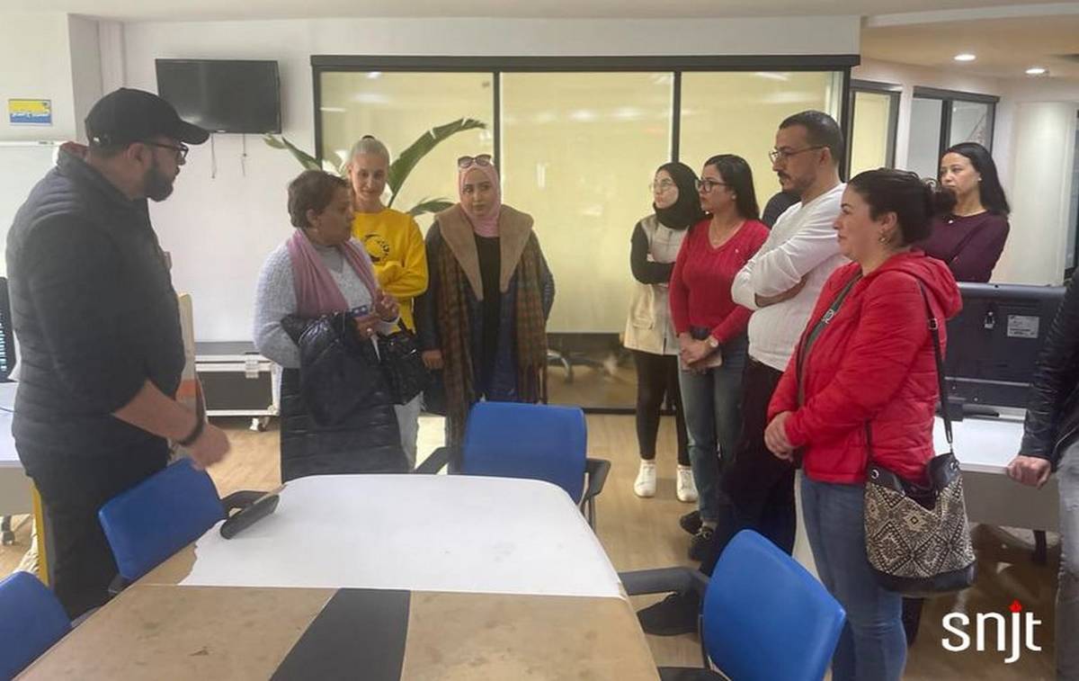 إذاعة إي أف أم تعهدّ بصرف مُستحقات الصحفيين