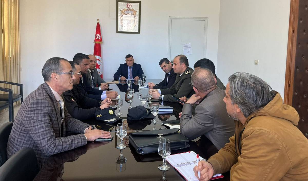 صفاقس: جلسة عمل حول  مراقبة وتأمين الموانئ والمحطات البحرية بالجهة