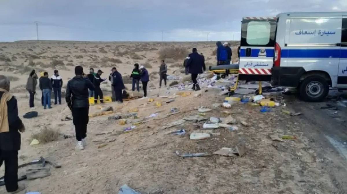 عاجل: ثمانية قتلى وعدّة جرحى في اصطدام شاحنة بـ’لواج’ بطريق قبلي-قابس