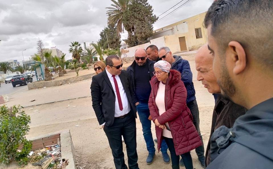 صفاقس : حملة  نظافة  بمركز شاكر تحت  اشراف  معتمد  صفاقس الغربيّة