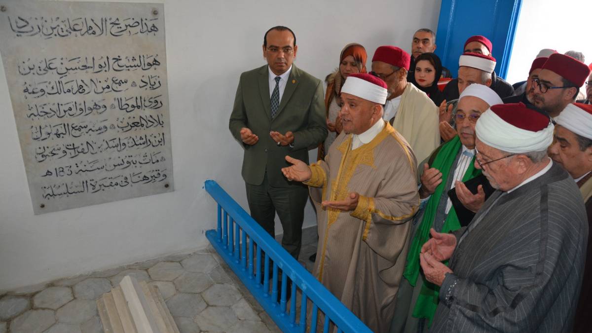 اعادة فتح مقام الإمام علي بن زياد بالقصبة