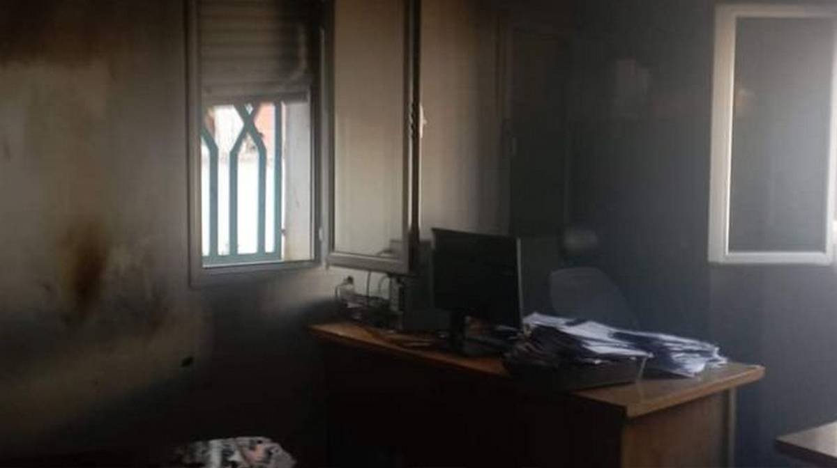 القصرين: مواطن يضرم النار في الوحدة المحلية للنهوض الاجتماعي