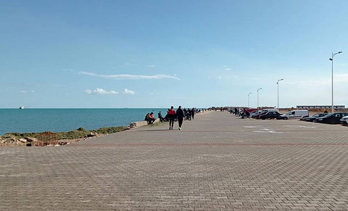 جلسة  عمل في  بلدية  صفاقس  للنظر في  مشروع  تهيئة  طريق شاطئ الكازينو