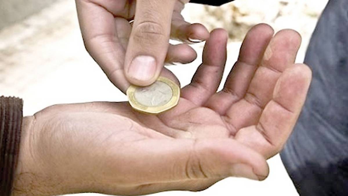 إصدار الاحكام  في قضية جمع الأموال بدور العبادة بتطاوين