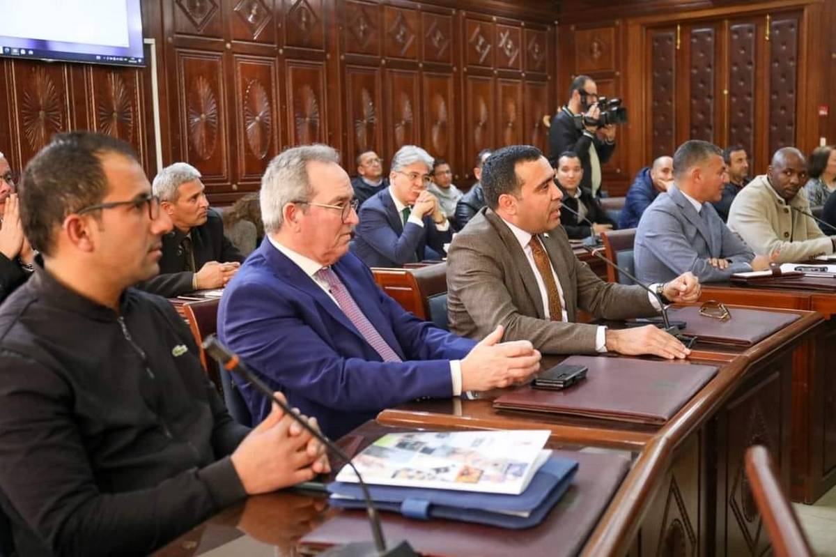 رئيس المجلس المحلي بالعامرة يشارك  في جلسة عمل بمقر ولاية صفاقس