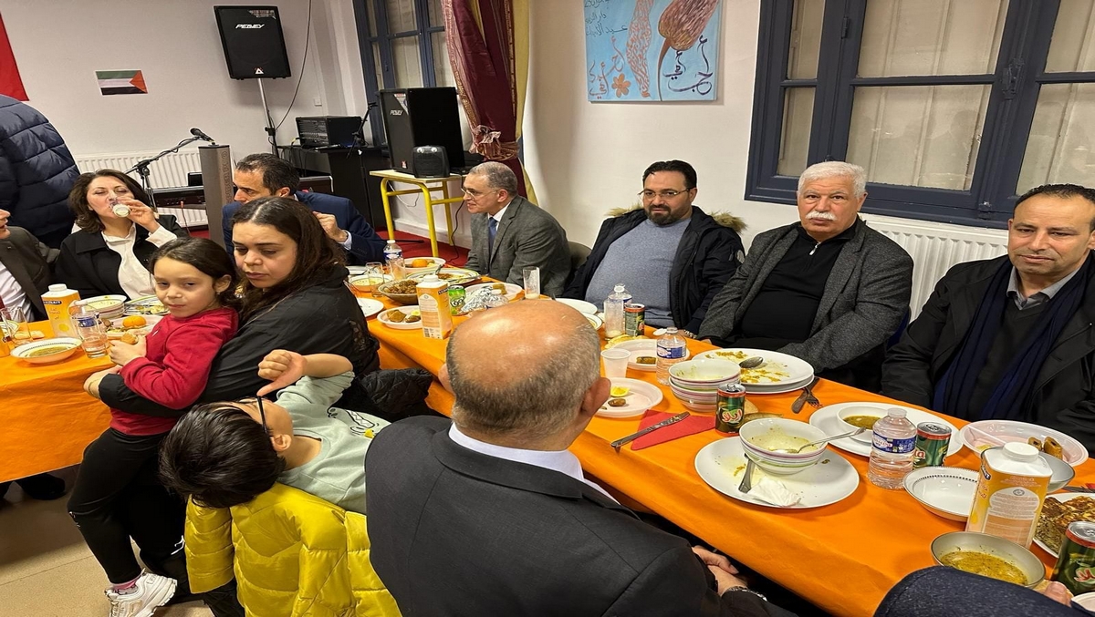 مأدبة إفطار رمضاني  على شرف أفراد من الجالية التونسية بفرنسا