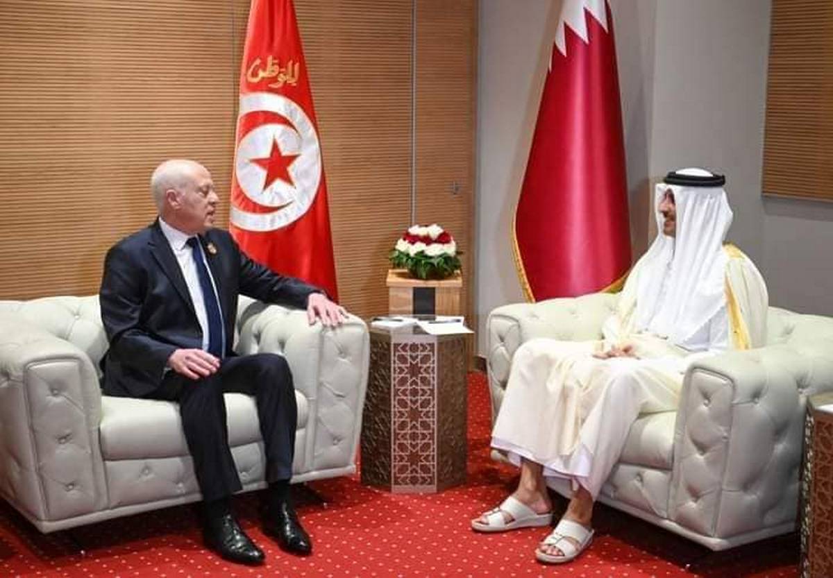 رئيس الجمهورية يلتقي في الجزائر أمير دولة قطر