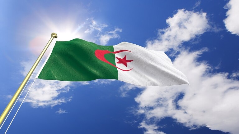 الجزائر تعلن اقتراب انتهاء إجراءات انضمامها إلى بنك التنمية في دول 