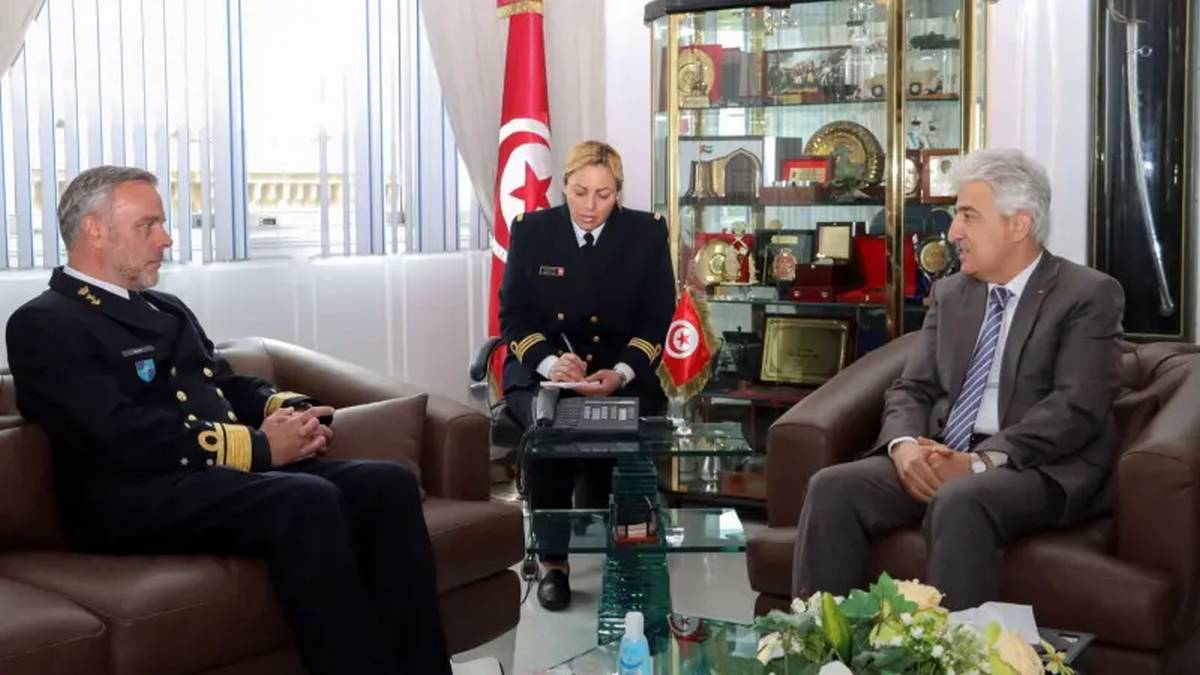 وزير الدفاع الوطني يستقبل رئيس اللجنة العسكرية لمنظمة حلف شمال الأطلسي