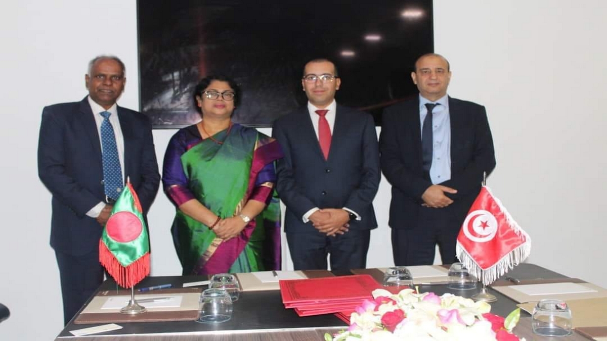 توقيع مذكرة تفاهم بين المجمع الكيميائي التونسي والمؤسسة البنغالية “DABC ” بهدف تصدير الأسمدة إلى السوق البنغالية.