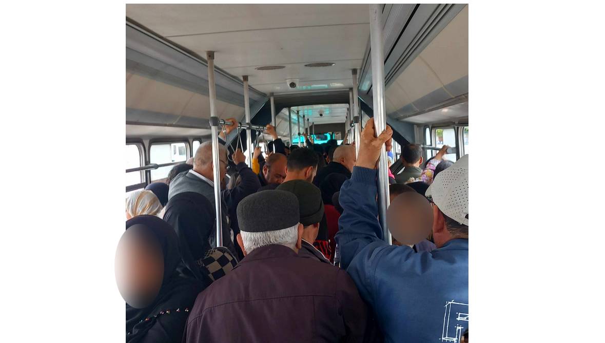 صفاقس محطة باب الجبلي : بعد صعود عدد كبير من الركاب استبدال حافلة باخرى