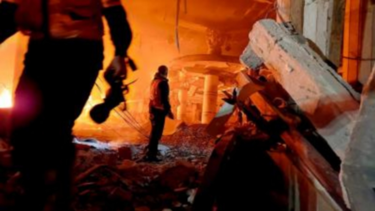 نيرون إسرائيل يحرق خيام النازحين في رفح…لبنى حمودّة