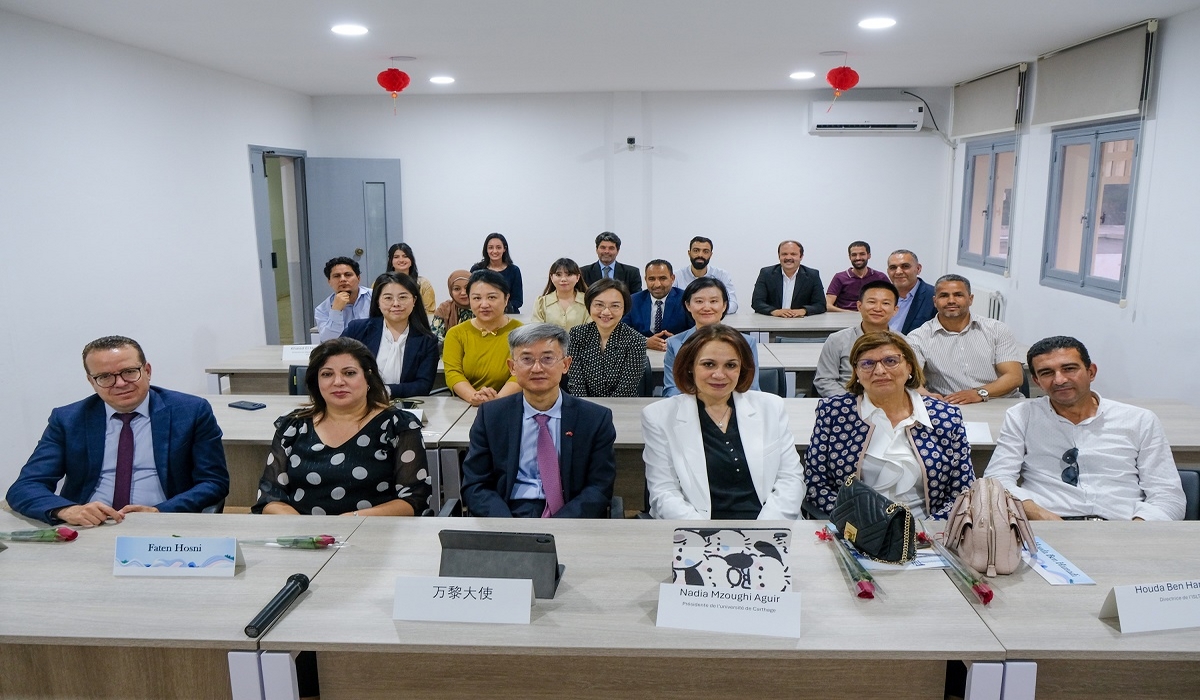 لأول مرة : افتتاح قاعة ذكيّة في المعهد العالي للغات بتونس