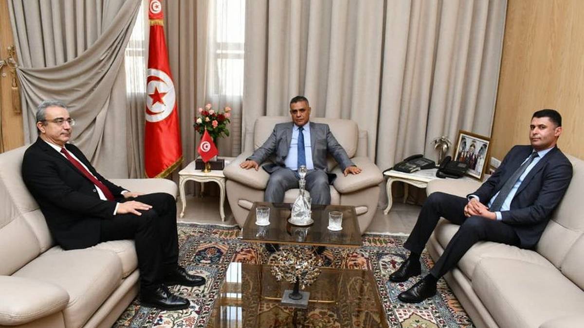 وزير الدّاخليّة يستقبلُ عميد الهيئة الوطنيّة للمُحامين بتونس