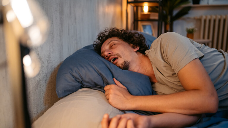 “العلاج الدوائي الأول” لانقطاع التنفس أثناء النوم