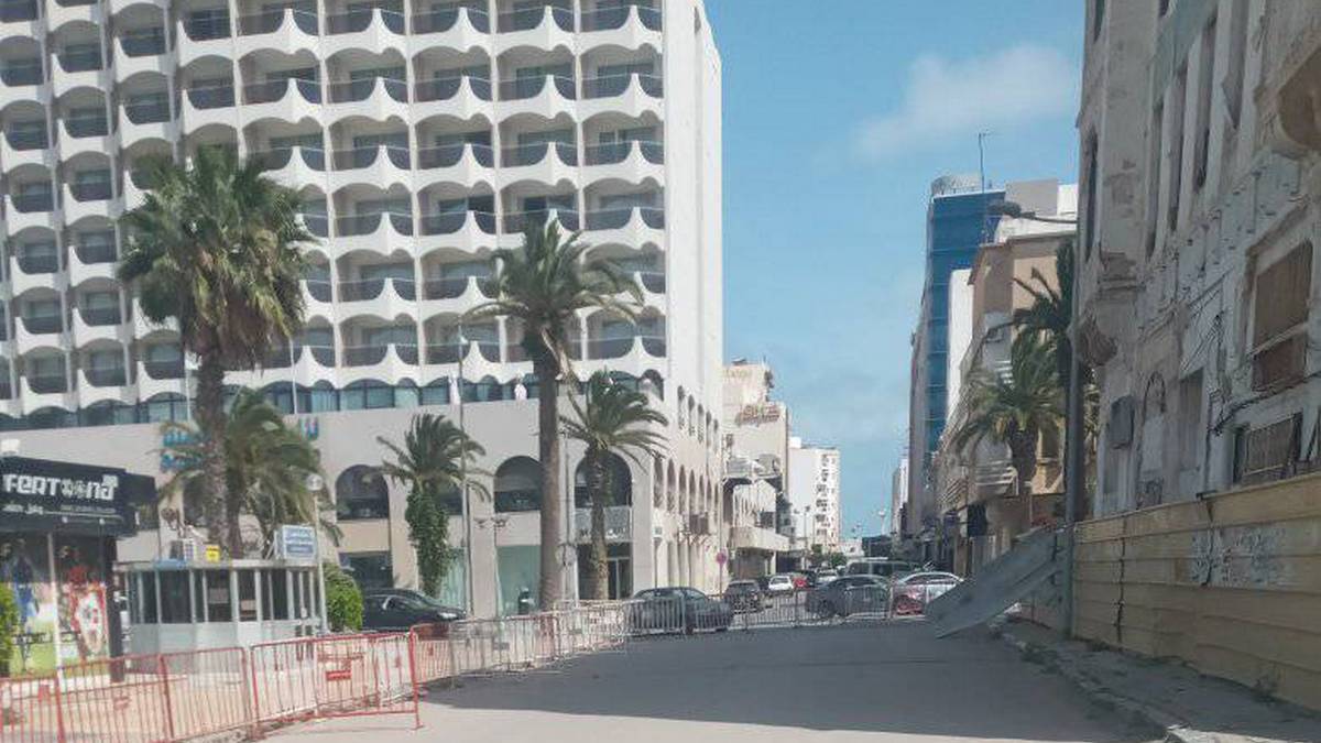 صفاقس : وتتواصل  المعاناة  في  انتظار حل نهائي  لعمارة البنك التونسي