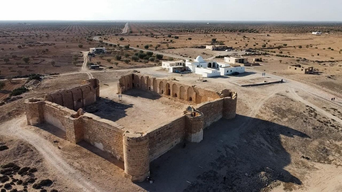 صفاقس : تشويه الآثار.. عبث بأيدي جاهلين!