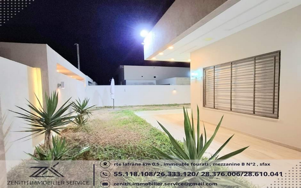 ▪ Sfax:  Zenith Immobilier Service met en vente une villa de type s+4