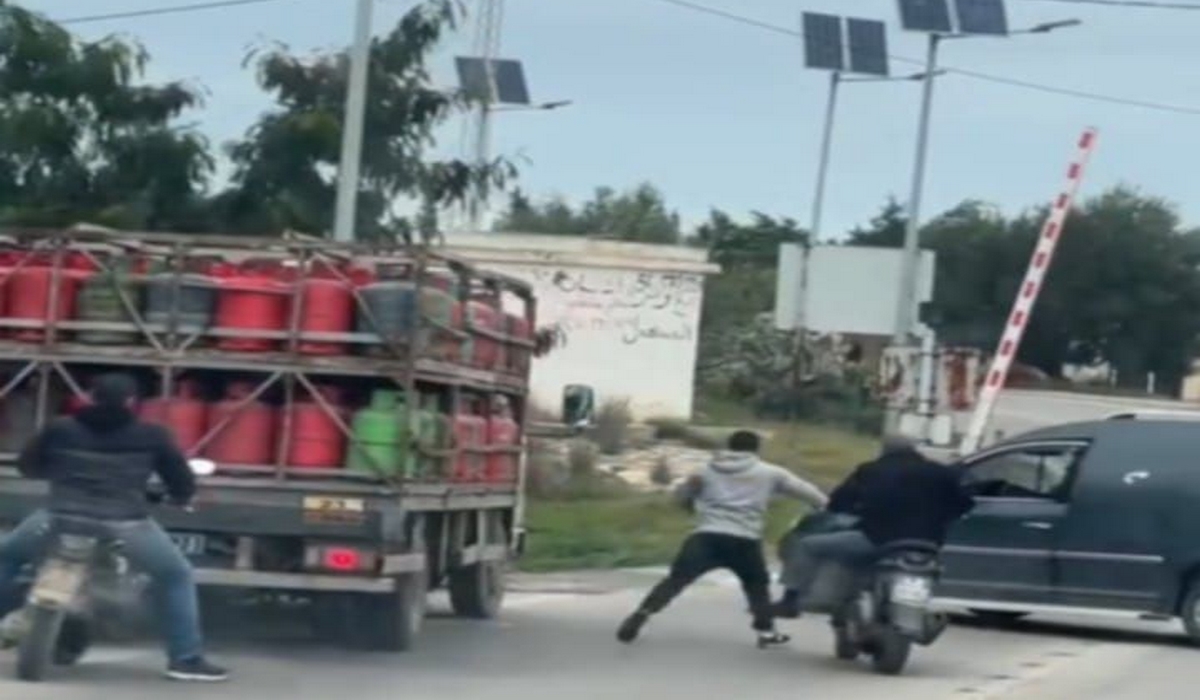 سوسة :بطاقة ايداع بالسجن في حق مواطن عمد الى اعتراض طريق شاحنة محملة بالغاز المنزلي