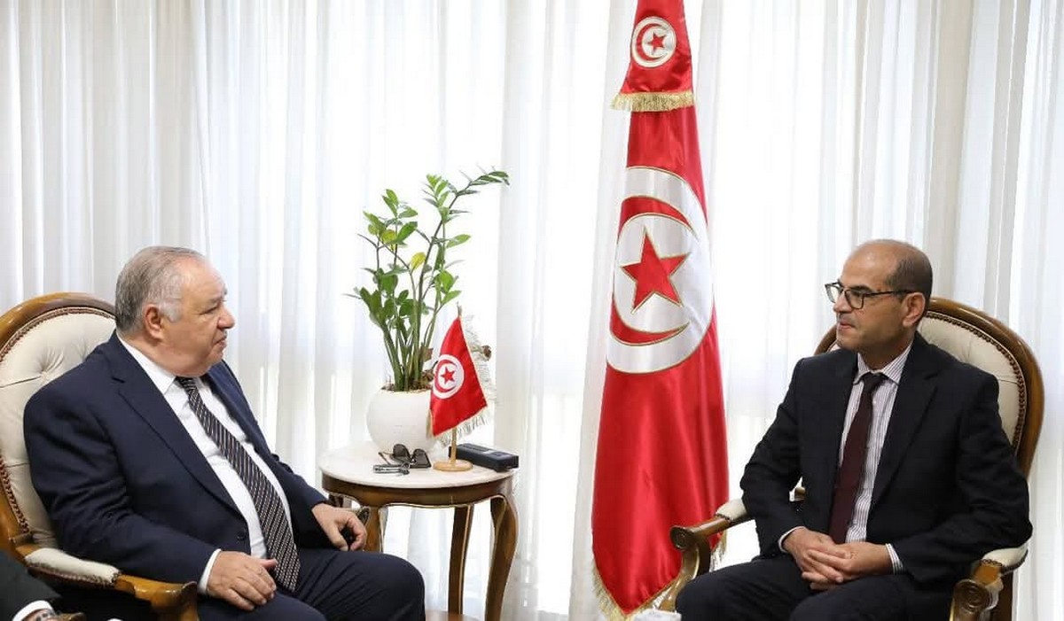 وزير التجهيز والإسكان يستقبل وفدا عن غرفة التجارة والصناعة لصفاقس
