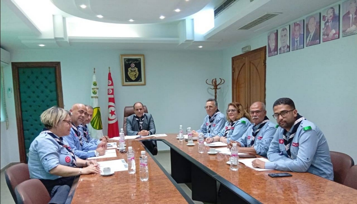 صفاقس جلسة عمل بين قيادة فوج النقل للكشافة التونسية  والرئيس المدير العام للشركة الجهوية للنقل