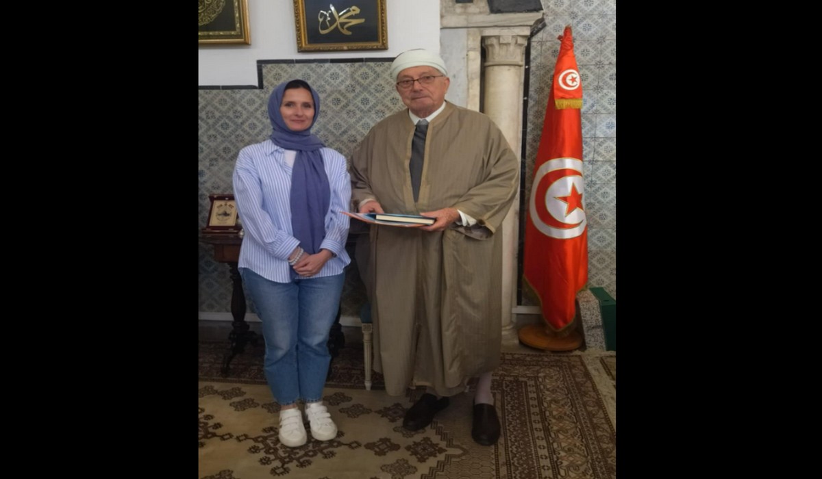 مُواطنة أوربية تُعلن إسلامها أمام سماحة المفتي