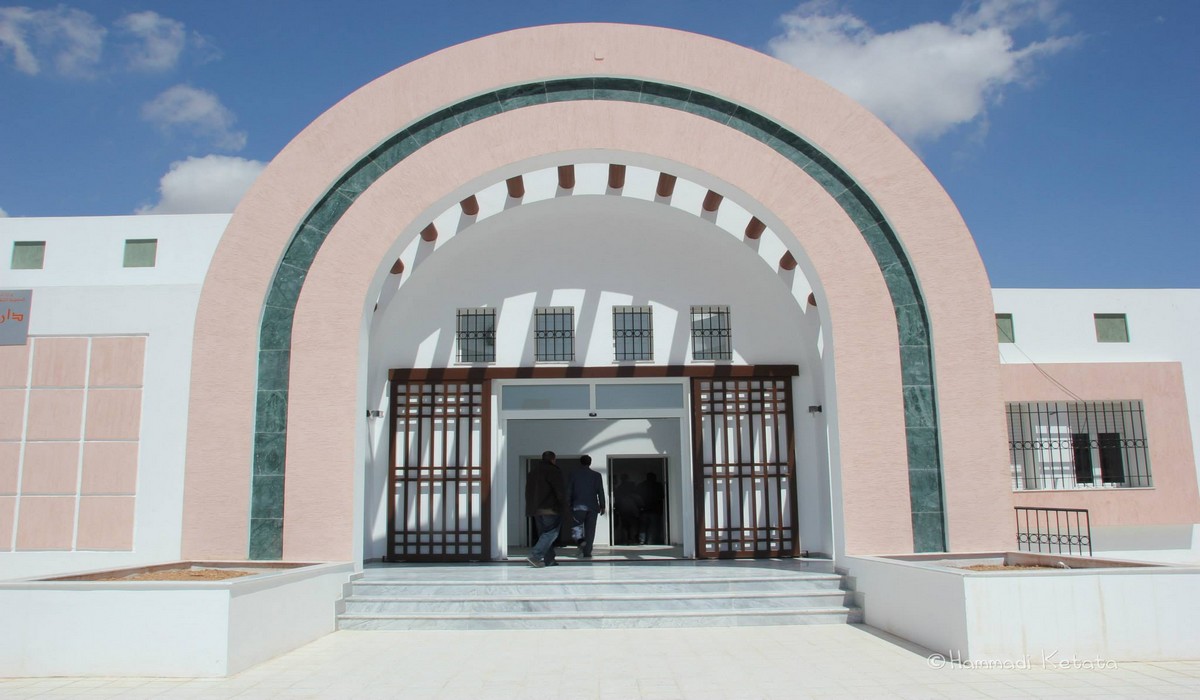 صفاقس حوت ياكل حوت معرض بدار الثقافة ساقية الزيت لرفيق القسنطيني
