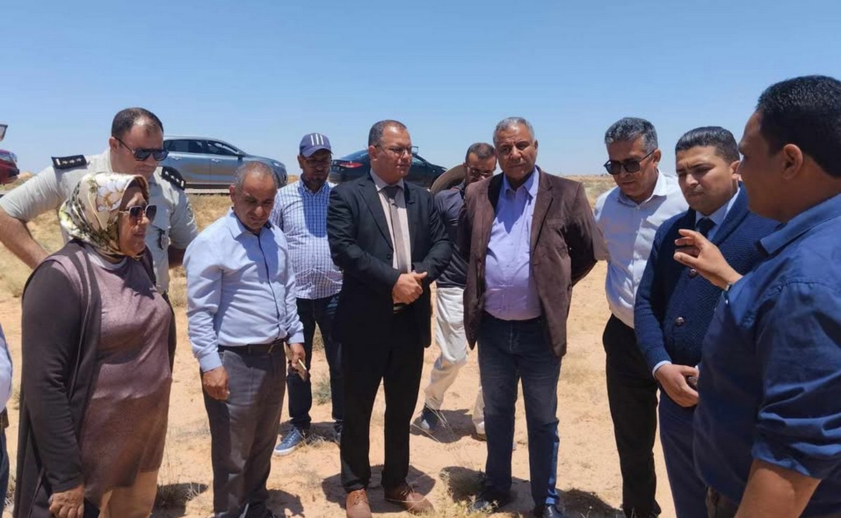 قابس : الوالي  يتابع حملة مقاومة الجراد الصحراوي