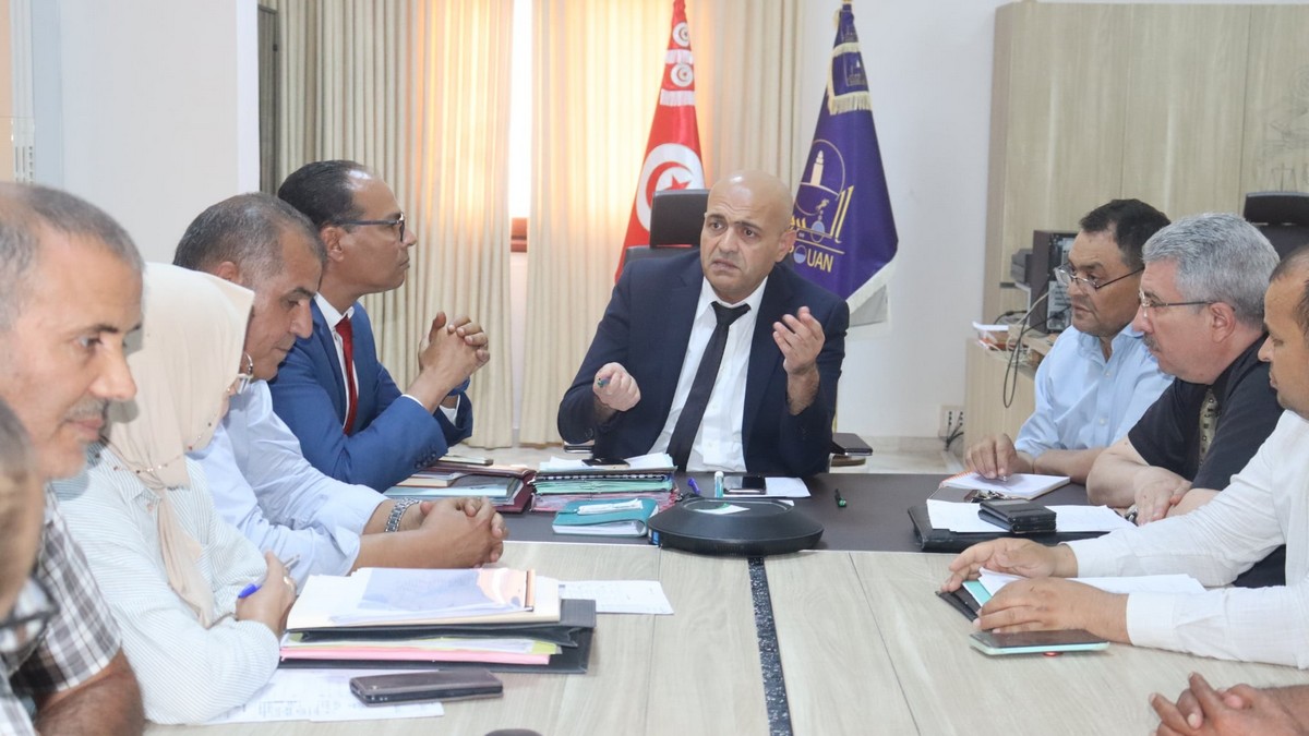 القيروان : جلسة عمل لمتابعة تزويد أهالي منطقة عين البيضاء بالماء الصالح للشراب