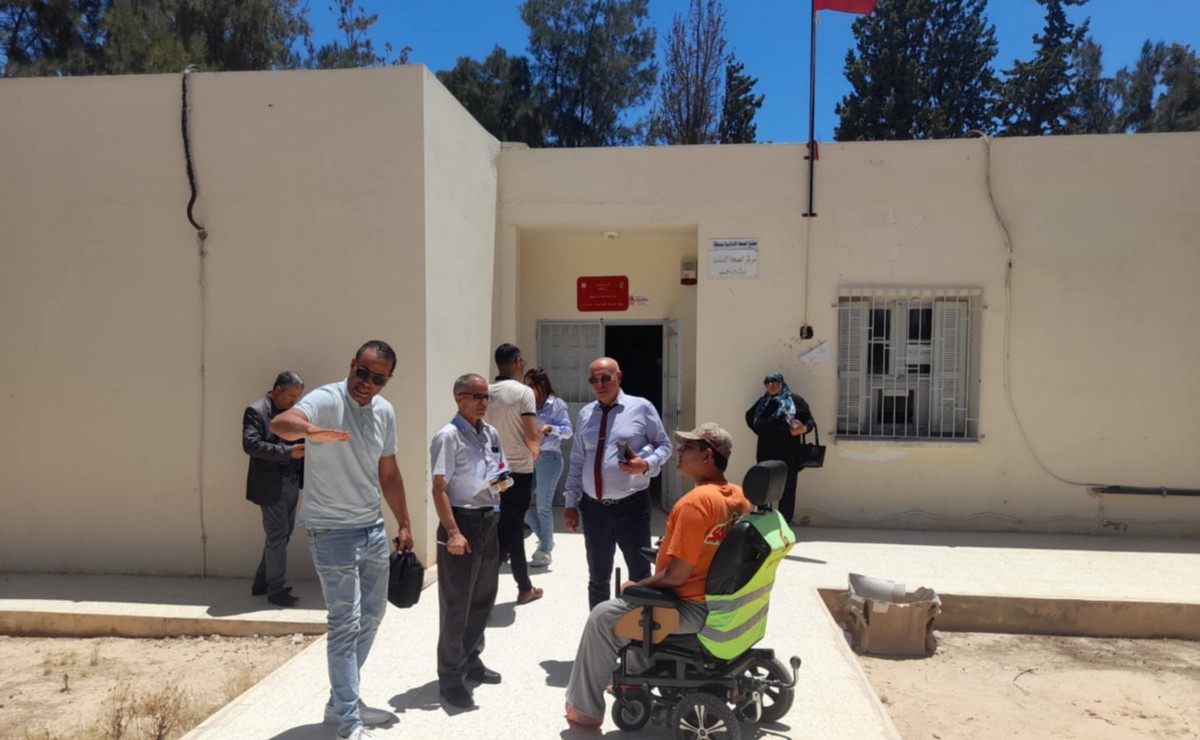 المدير الجهوي للصحة يقوم  بزيارة مراكز الصحة الأساسية بطينة 1، طينة 2