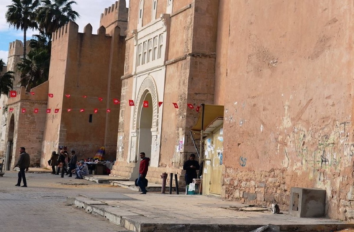 صفاقس : ابواب المدينة العتيقة تختفي  وراء مظاهر التسيّب  والاهمال