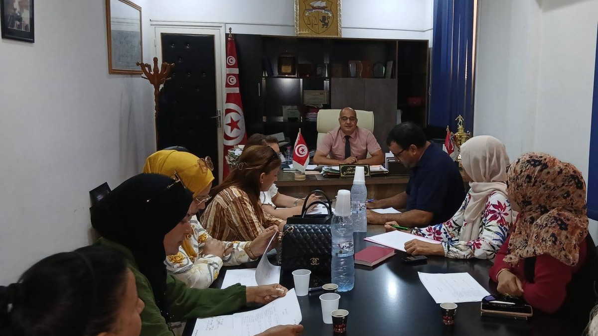 قفصة : جلسة عمل لجنة الإدماج والقبول للأطفال فاقدي السند ضمن مركبات الطفولة.