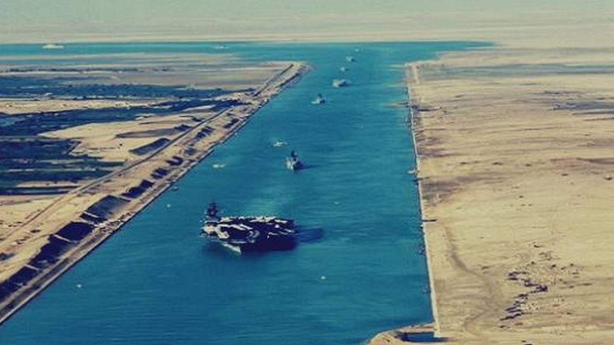 قناة السويس تردّ على طلب ترامب بشأن المرور المجاني للسفن الأمريكية