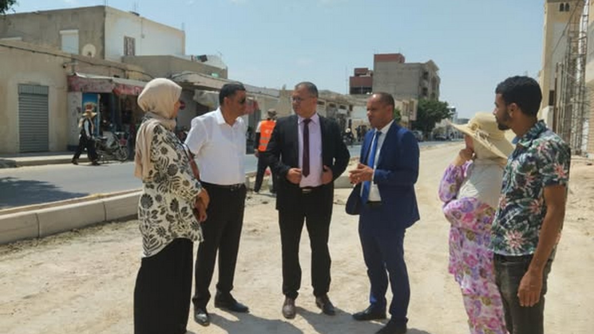 والي  قابس يؤدّي  زيارة الى مدينة المطويّة