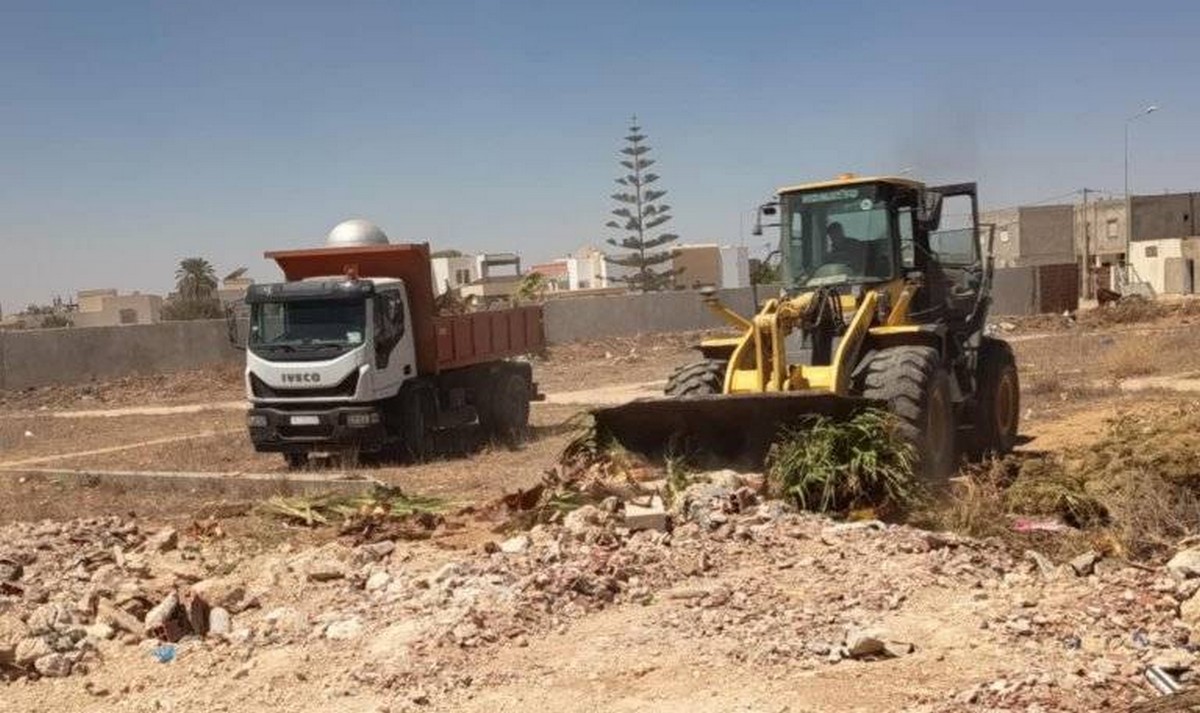 تواصل الحملة  الجهويّة للنظافة تحت اشراف والي صفاقس