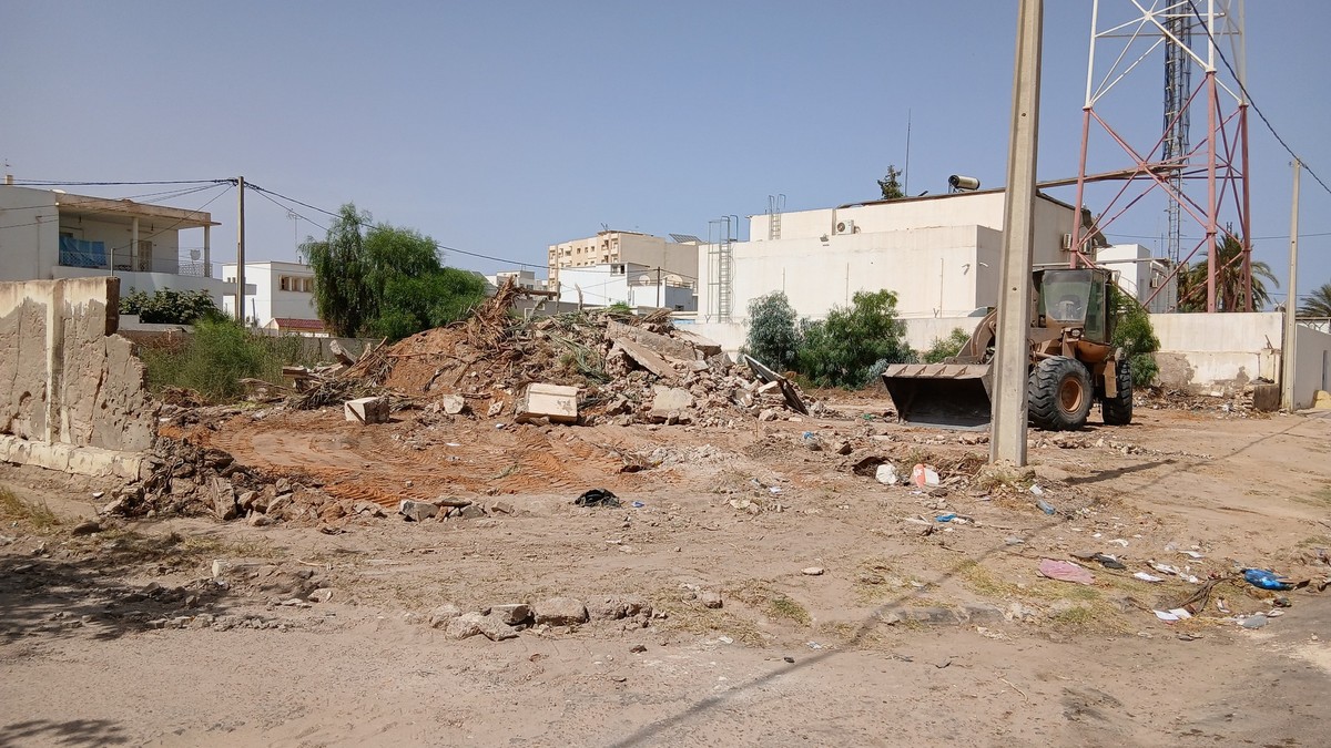 صفاقس : مفترق السكة بمركز قدور - زنقة الحجرة يعيش النظافة اخيرا