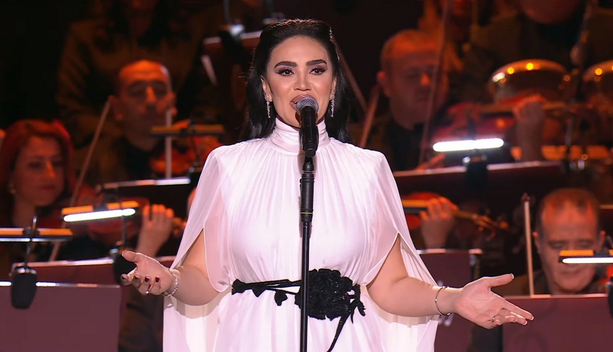 مي  فاروق  جديرة بالوقوف على مسرح  قرطاج