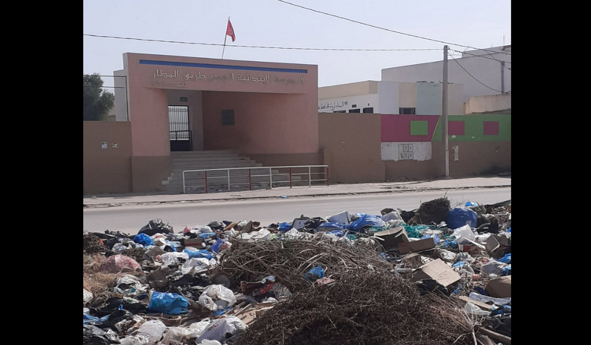 بلدية صفاقس تُكثف تدخلاتها  بمحيط المؤسسات التربوية