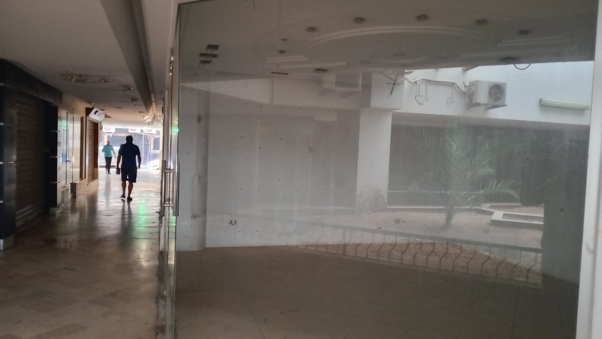 صفاقس : باب البحر يحتضر