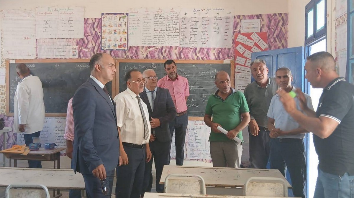 قفصة : المعتمد الأول للولاية عادل النفاتي يتابع الاوضاع التربوية بمعتمدية بلخير