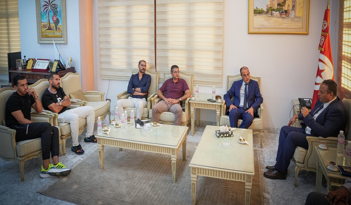 والي صفاقس يستقبل وفدا من النادي الصفاقسي لتدارس وضع الفريق